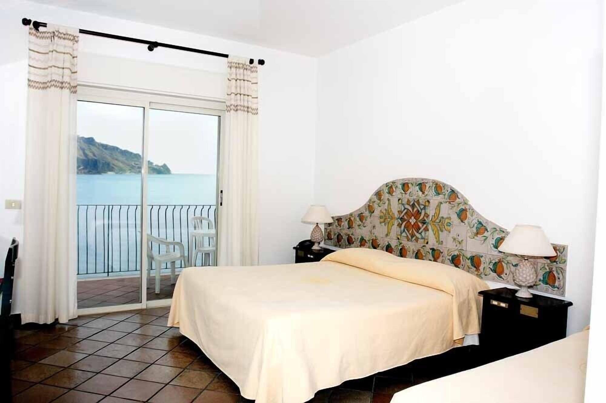 Bay Palace Mazzaro Hotel Taormina Exterior photo