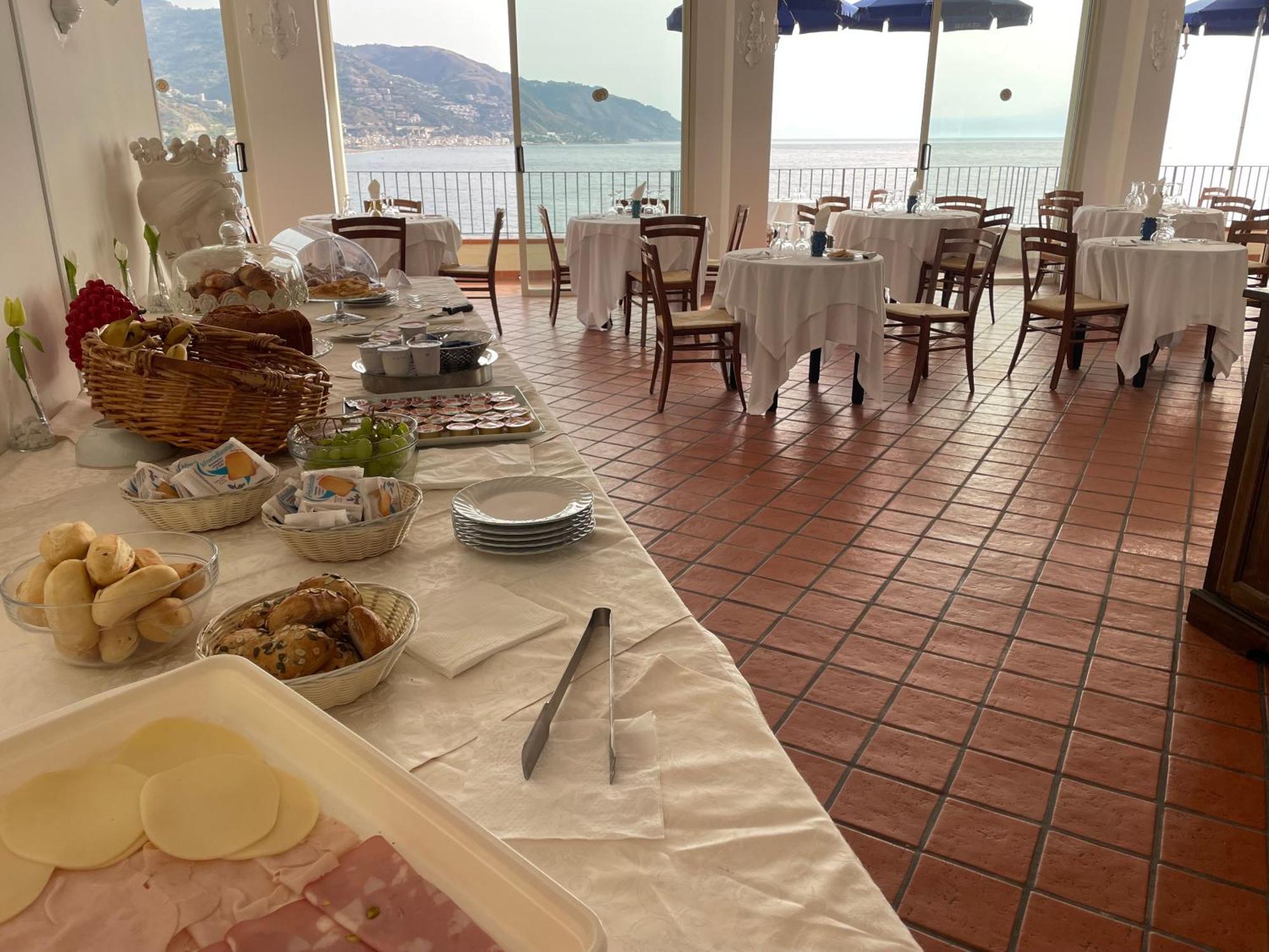 Bay Palace Mazzaro Hotel Taormina Exterior photo